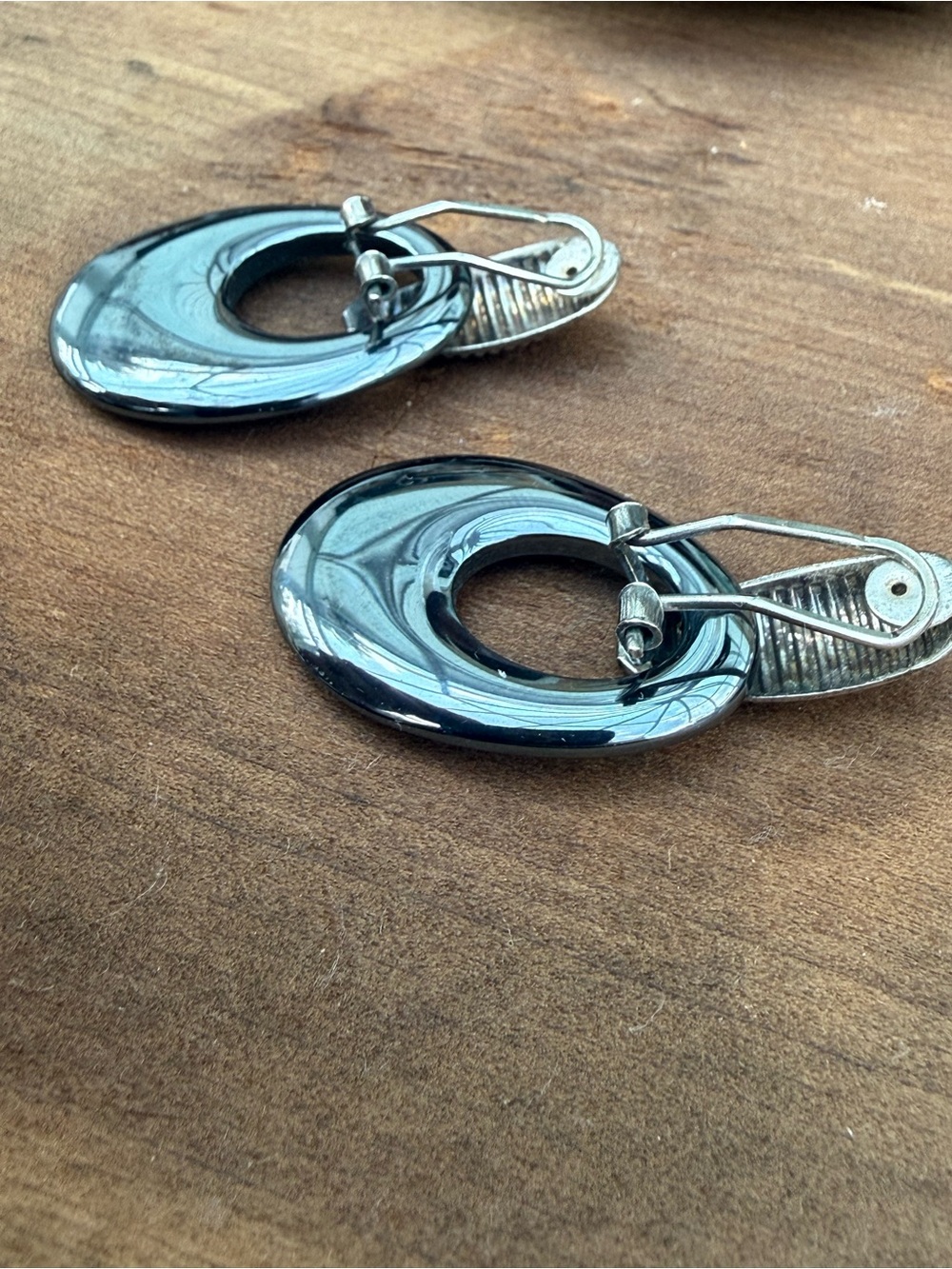 Vintage Door knocker Hematite and  Silver-Tone Oval Drop Clip Earrings - Picture 4 of 6